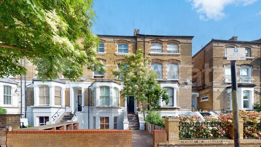 Located in the heart of Tufnell Park located walking distance to local amenities Tufnell Park Road, Tufnell Park 